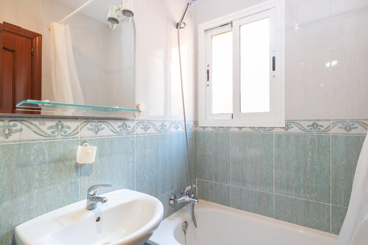 Renthas Pedregalejo Beach Apartments Μάλαγα Εξωτερικό φωτογραφία