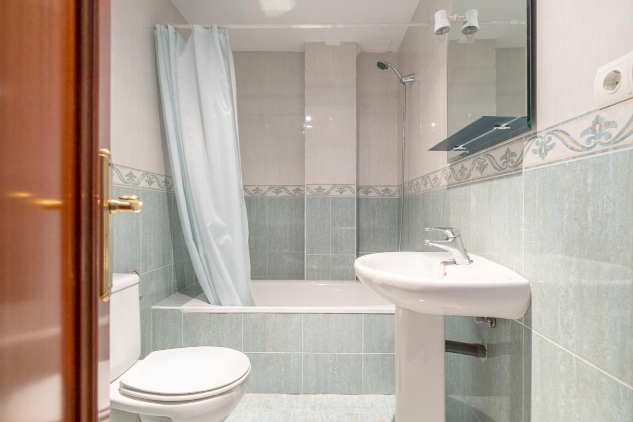 Renthas Pedregalejo Beach Apartments Μάλαγα Εξωτερικό φωτογραφία